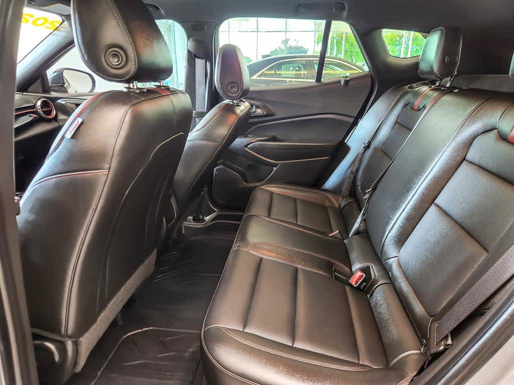 Used 2025 Chevrolet Trax RS w/ Sunroof Package FWD image 13