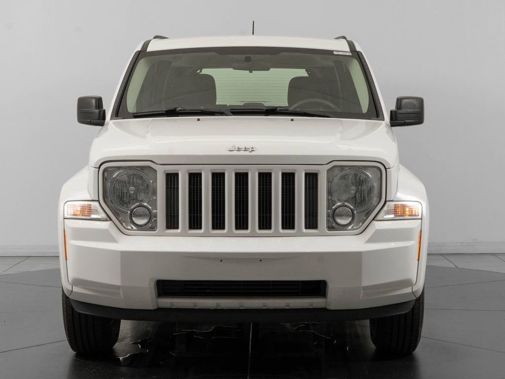 Used 2012 Jeep Liberty Sport RWD image 2