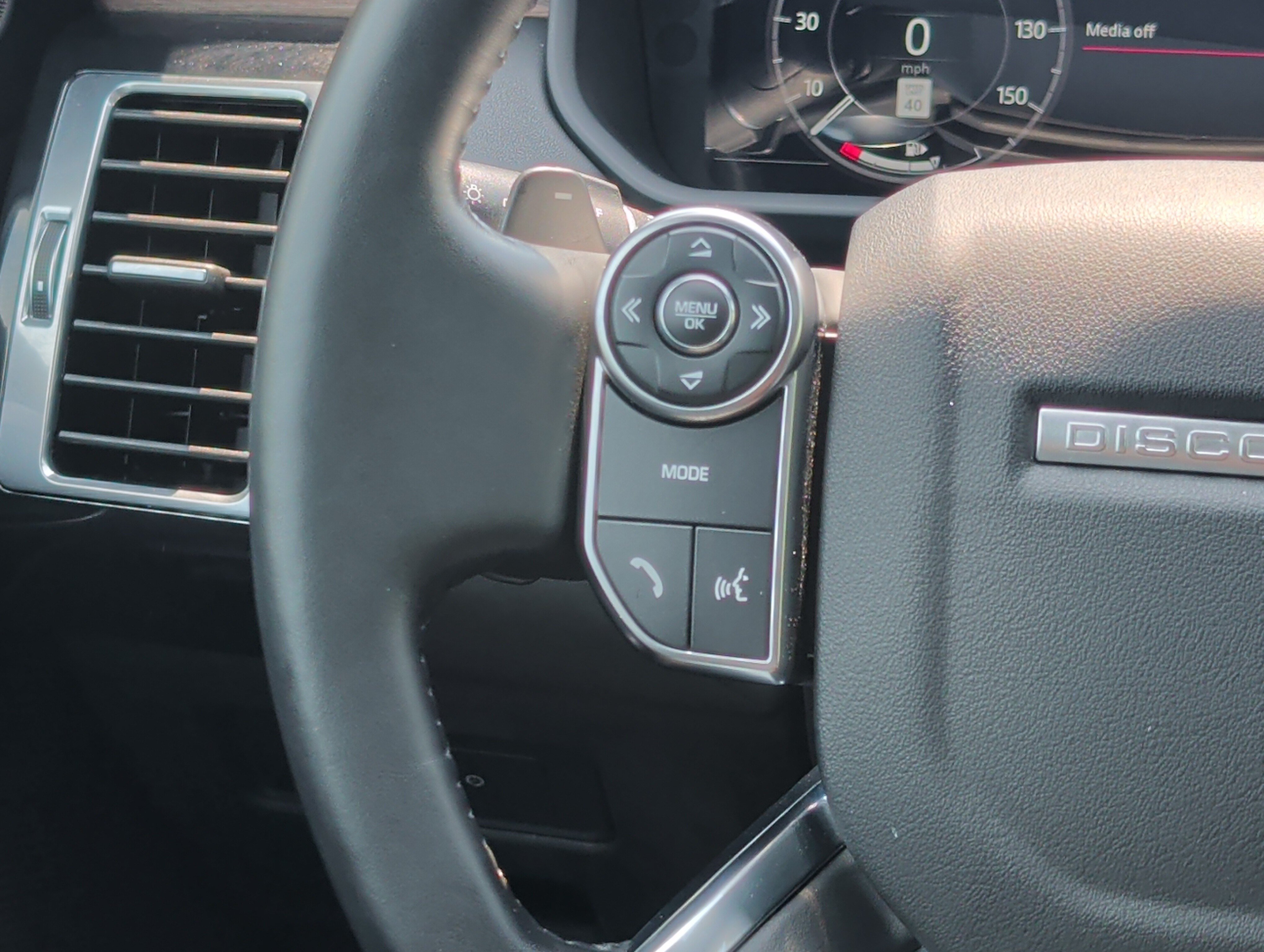 Used 2018 Land Rover Discovery HSE Luxury AWD/4WD image 27