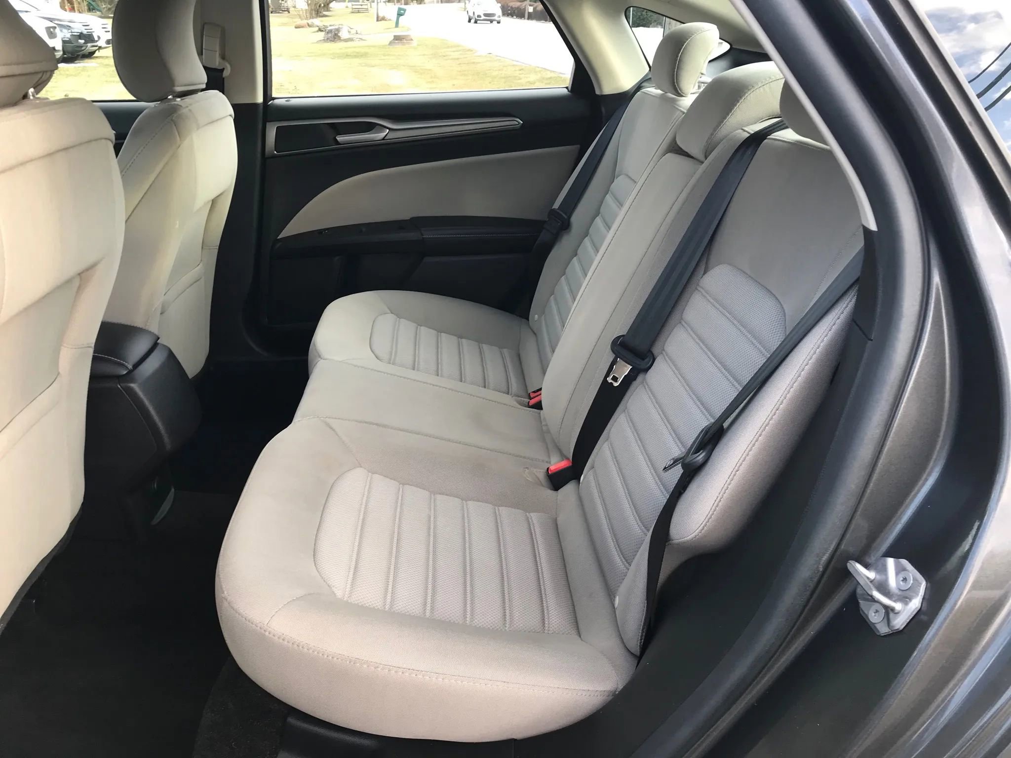 Used 2017 Ford Fusion S image 3