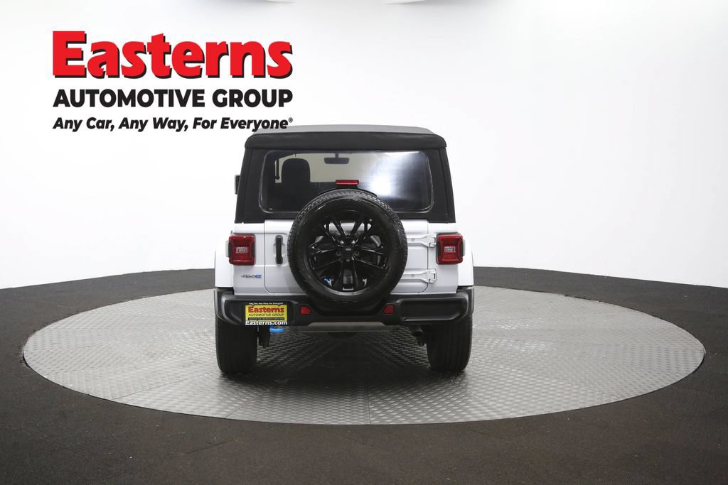 Used 2022 Jeep Wrangler Unlimited Sahara w/ Cold Weather Group AWD/4WD image 37