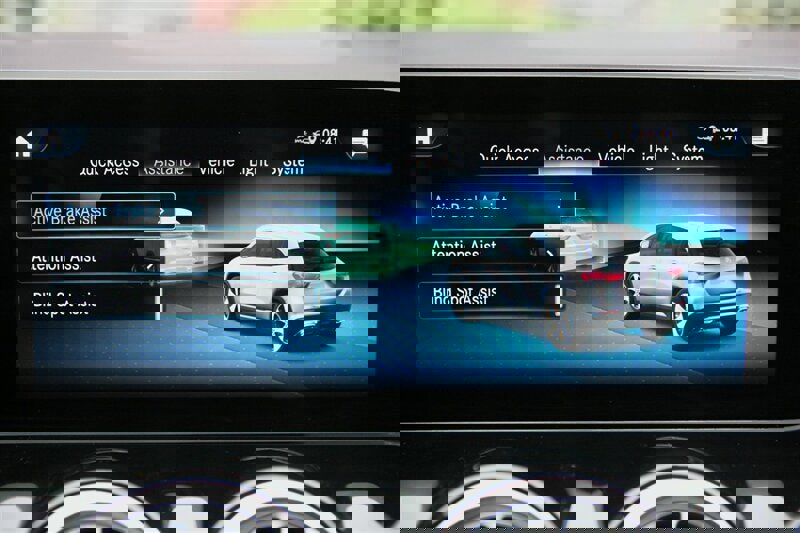 Used 2021 Mercedes-Benz GLA 250 4MATIC w/ Premium Package image 27