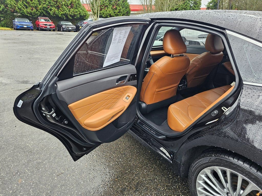 Used 2019 Toyota Avalon Limited w/ Preferred Accessory Package image 22