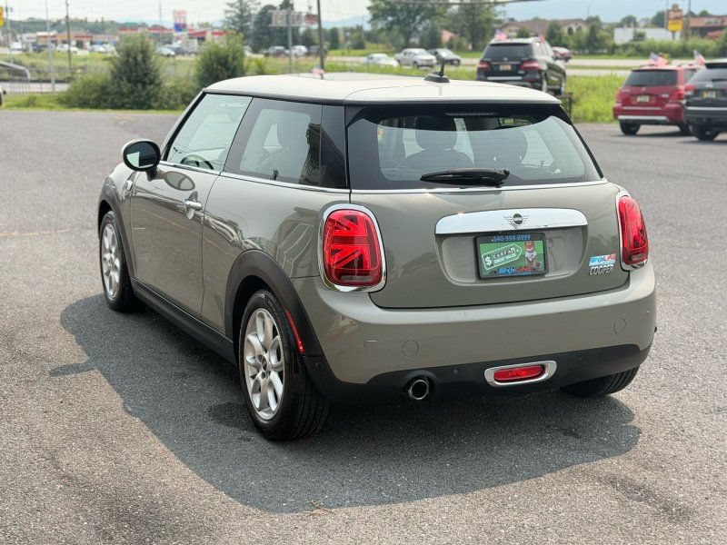 Used 2019 MINI Cooper 2-Door Hardtop FWD image 8
