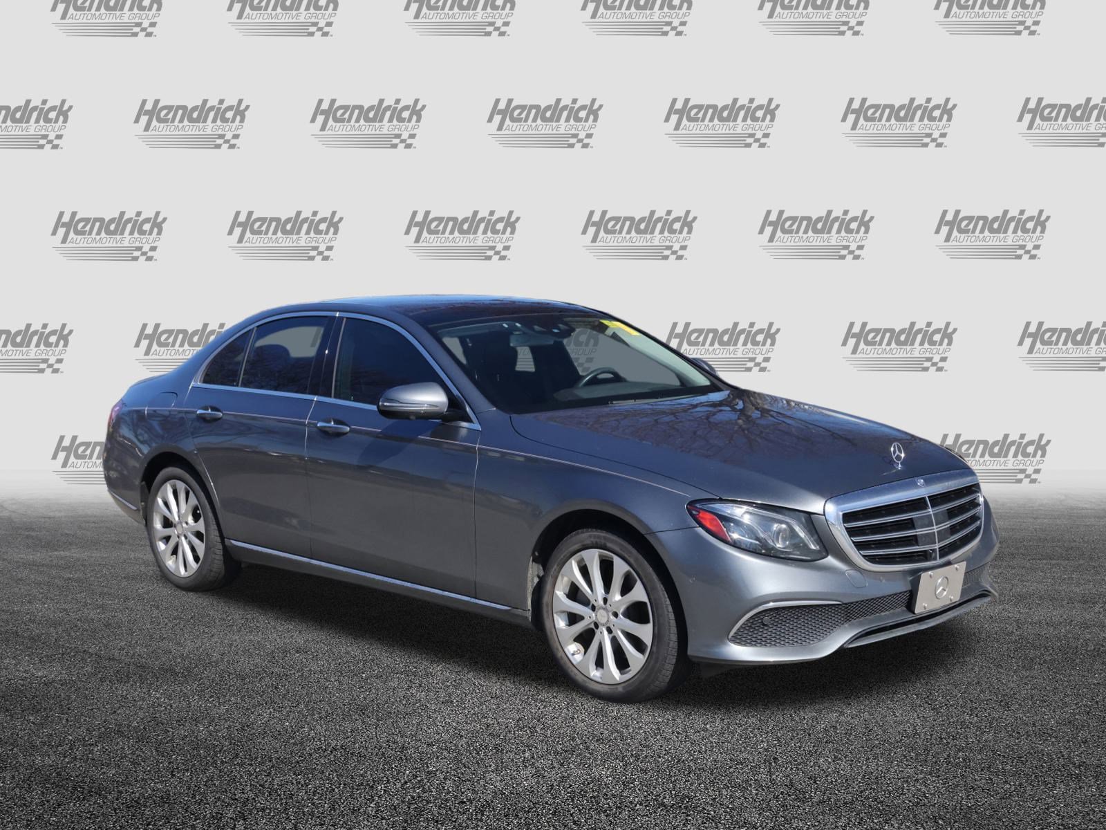 Used 2017 Mercedes-Benz E 300 4MATIC image 2
