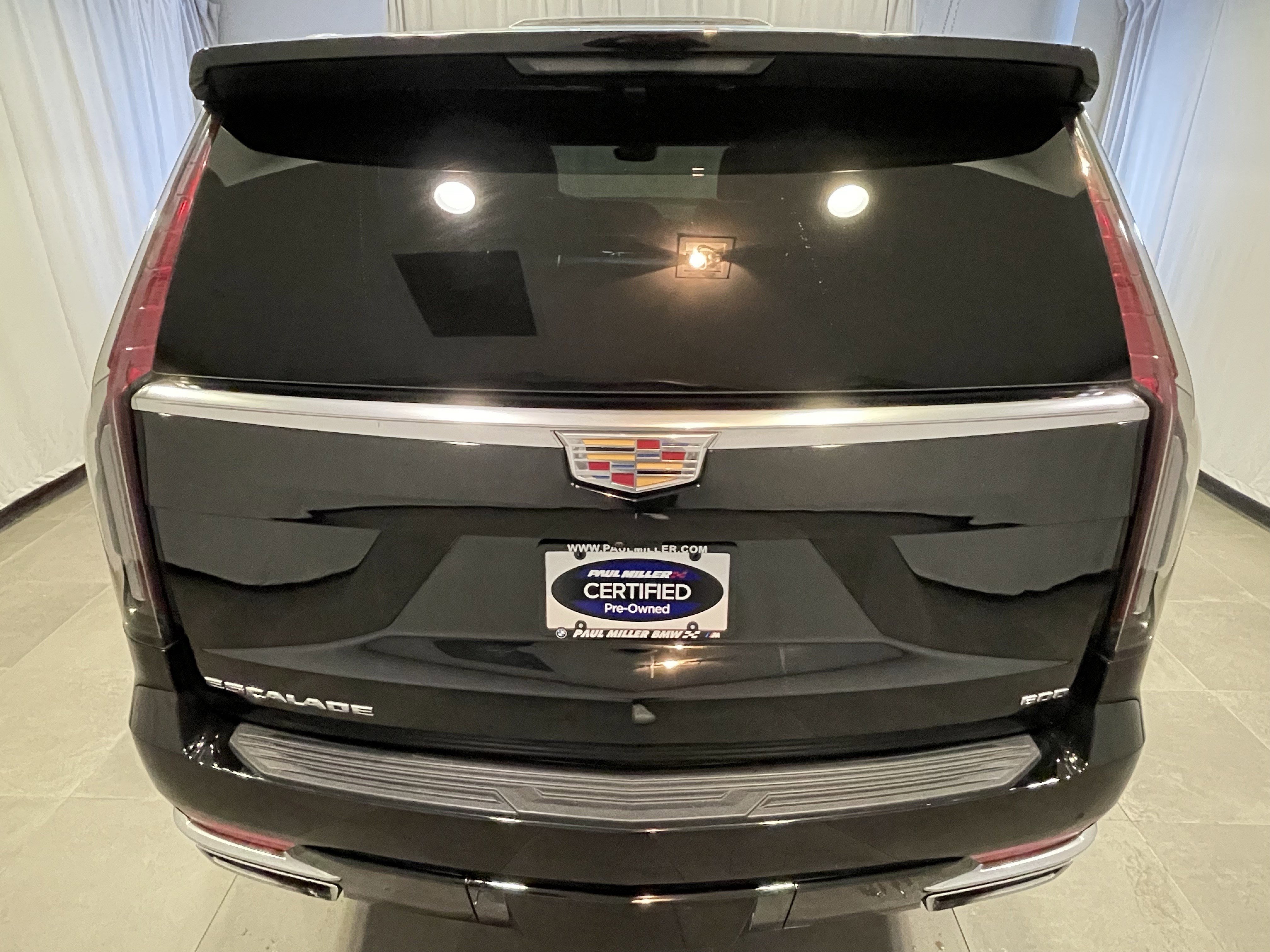 Used 2024 Cadillac Escalade Premium Luxury w/ LPO, Floor Liner Package AWD/4WD image 5