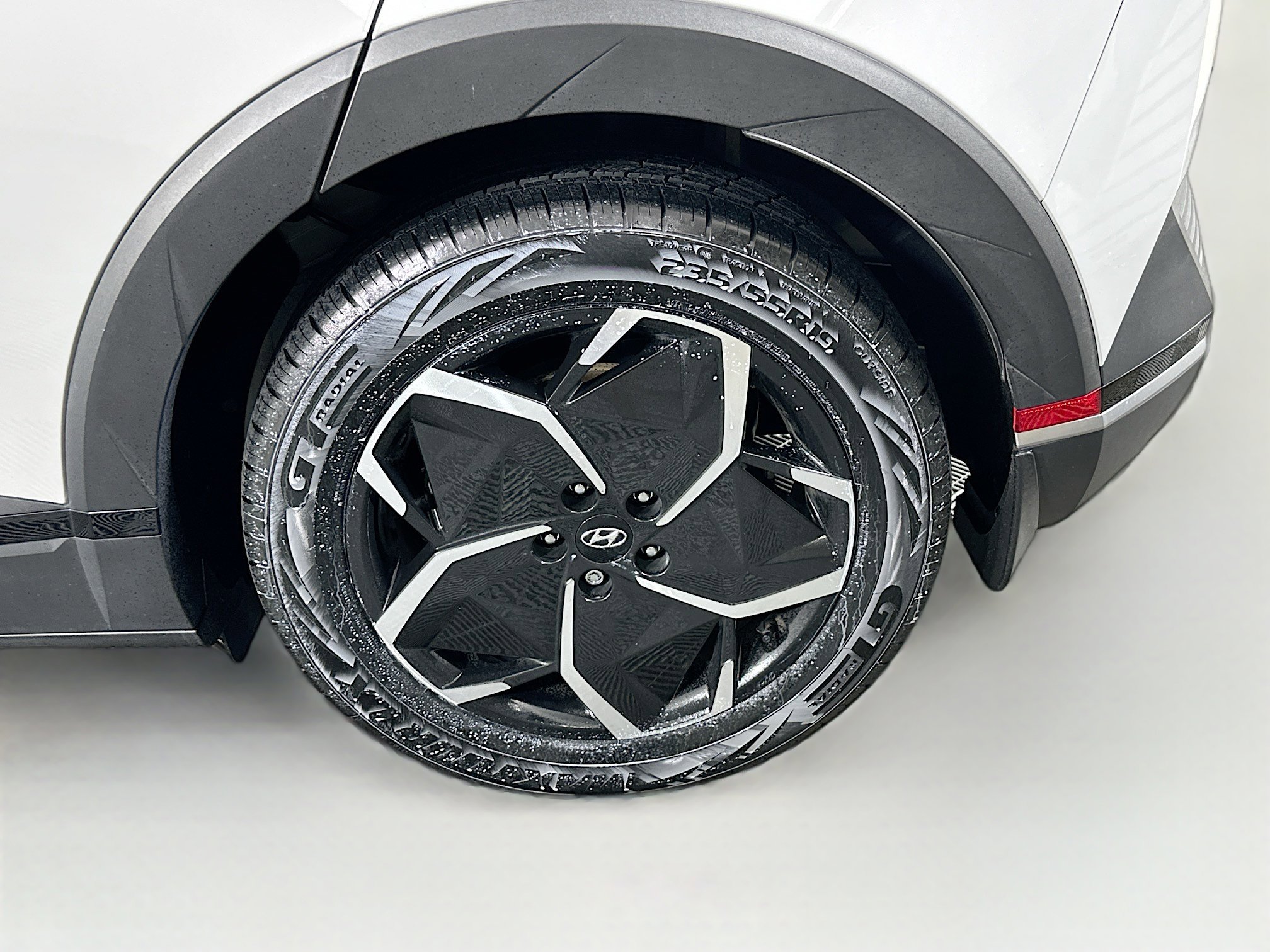 Used 2024 Hyundai Ioniq 5 SE image 11