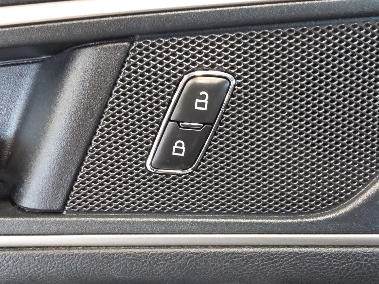 Used 2020 Ford Edge SEL w/ Convenience Package AWD/4WD image 19