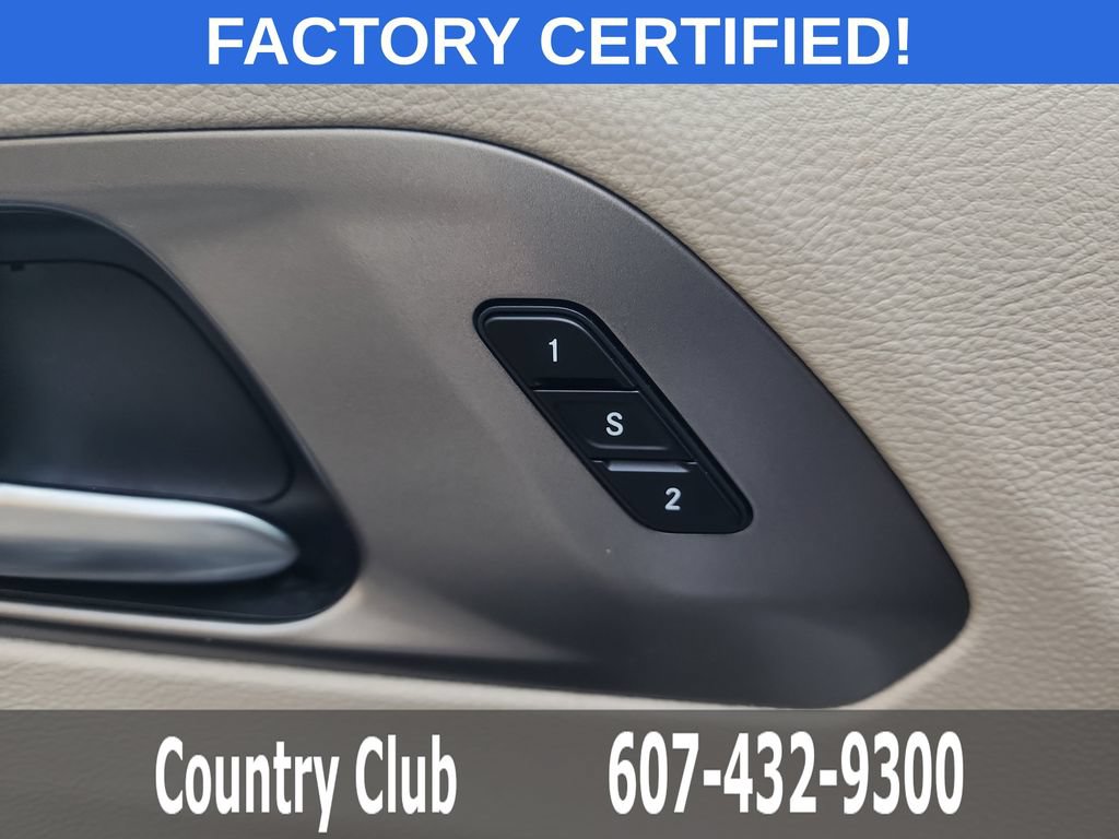 Used 2023 Chrysler Pacifica Touring-L FWD image 20