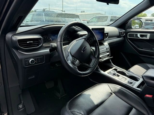 Used 2020 Ford Explorer XLT w/ Equipment Group 202A AWD/4WD image 6