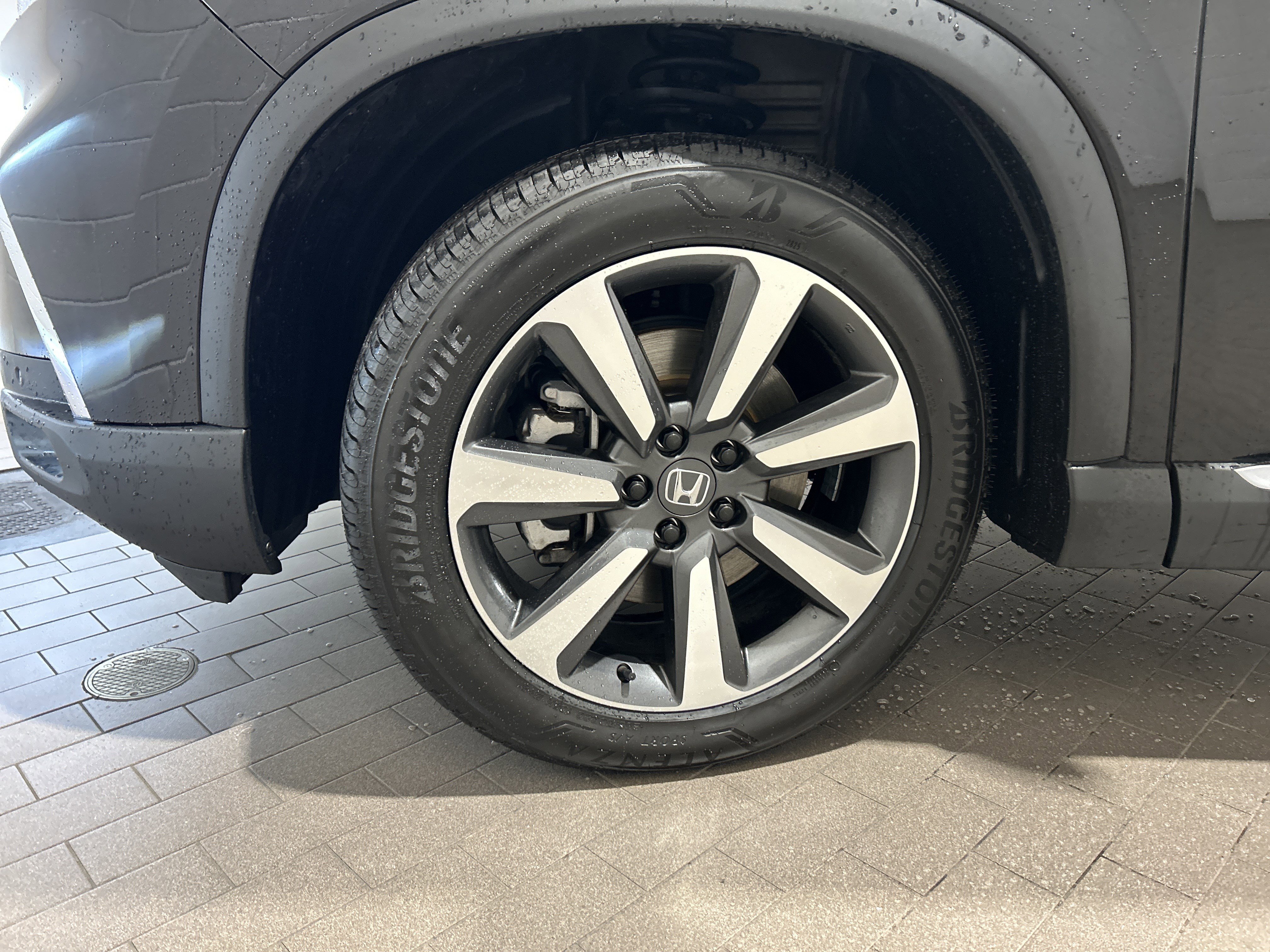 Certified 2024 Honda Pilot Elite image 32