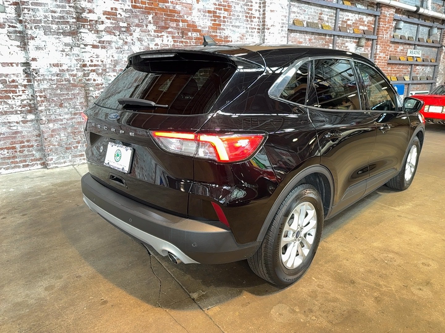 Used 2020 Ford Escape SE FWD image 3