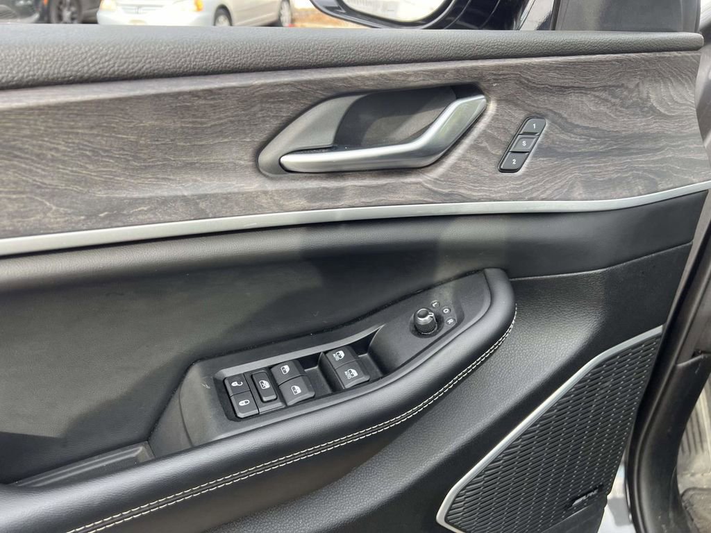 Certified 2024 Jeep Grand Cherokee Limited 4xe image 23