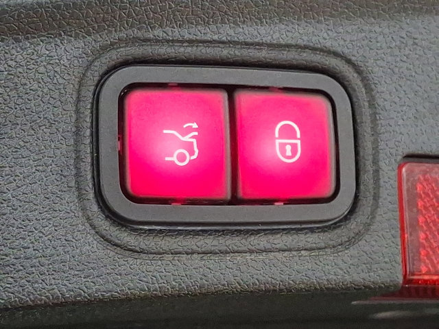 Used 2021 Mercedes-Benz C 300 4MATIC Coupe image 32