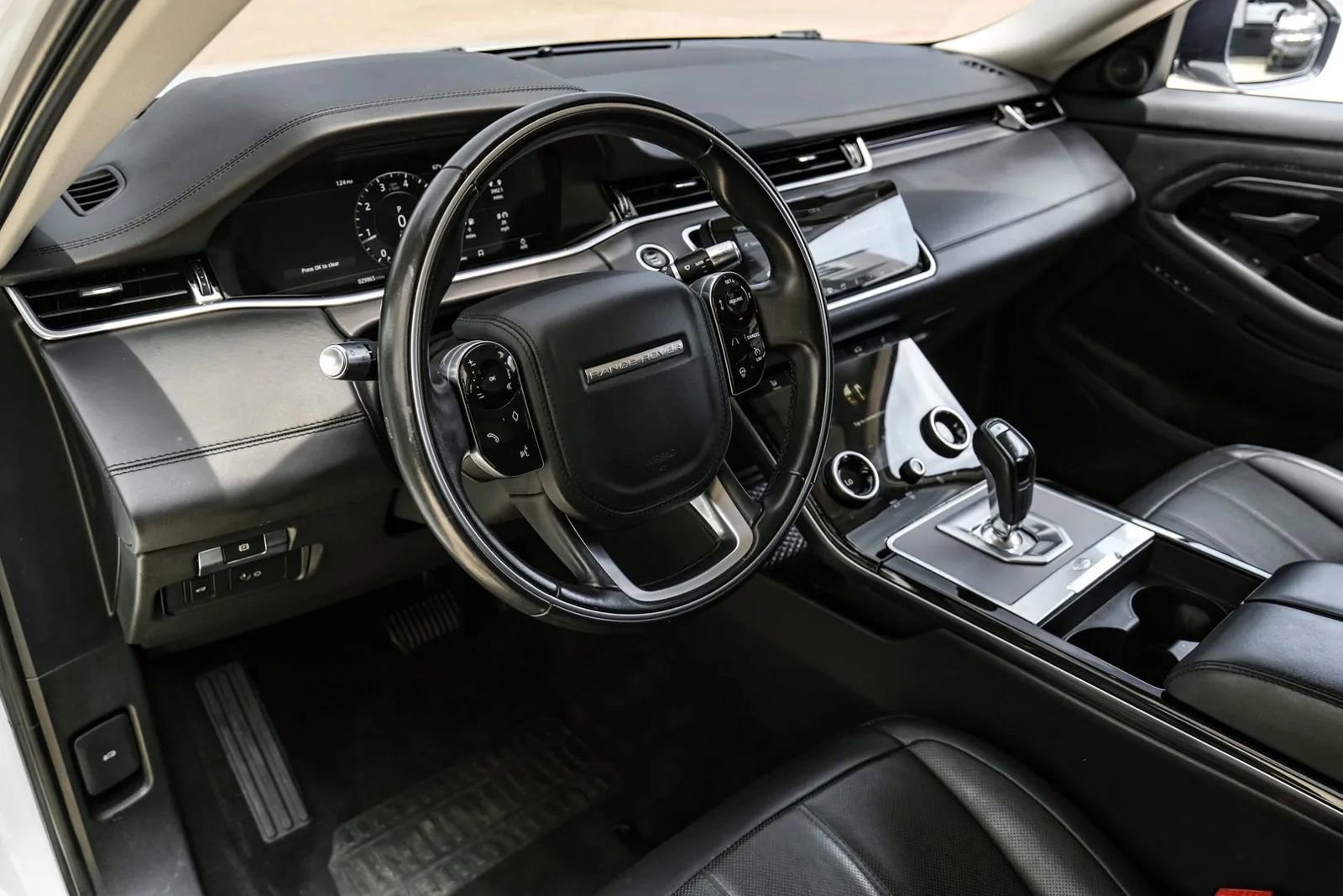 Used 2020 Land Rover Range Rover Evoque SE AWD/4WD image 2