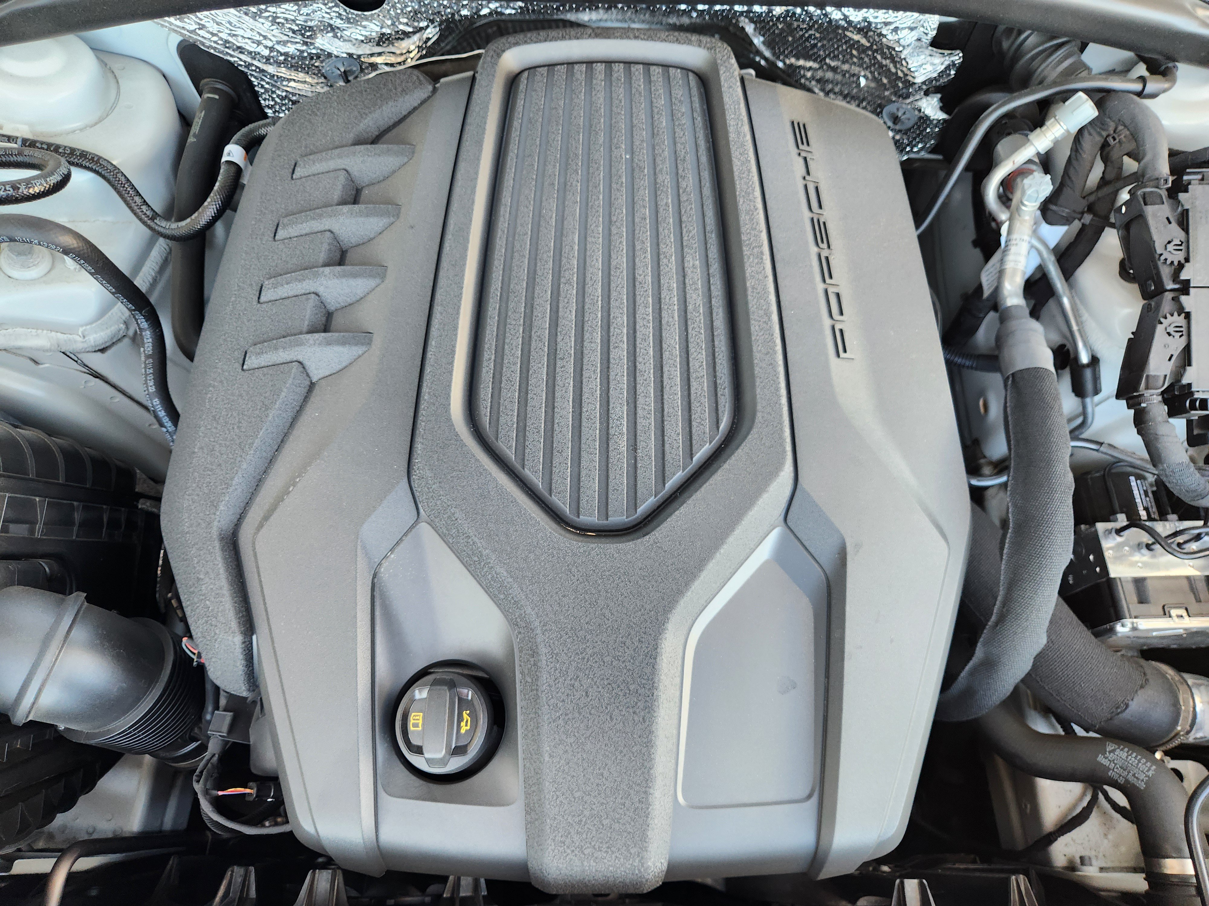 Certified 2026 Porsche Macan AWD/4WD image 30