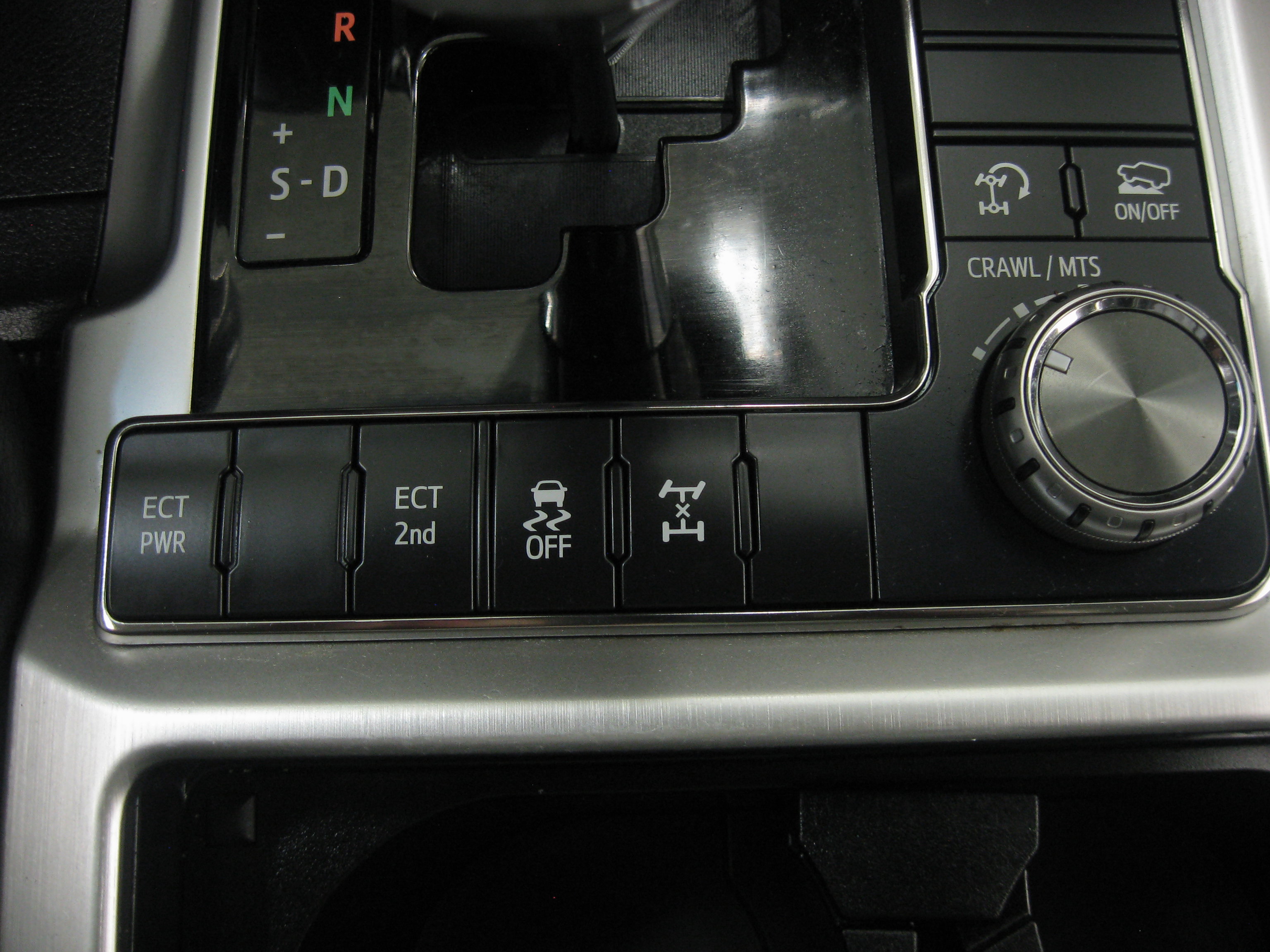 Certified 2017 Toyota Land Cruiser image 22