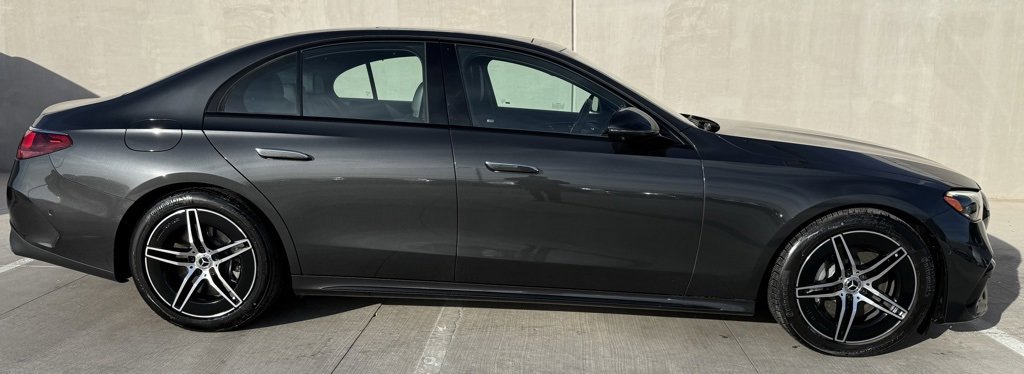 Used 2025 Mercedes-Benz E 450 4MATIC Sedan image 3