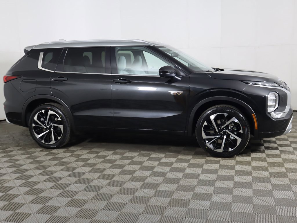 New 2025 Mitsubishi Outlander SEL image 19