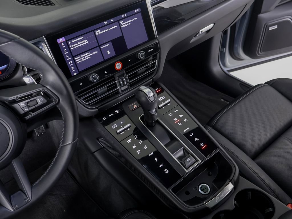 Certified 2024 Porsche Macan w/ Premium Plus Package image 8