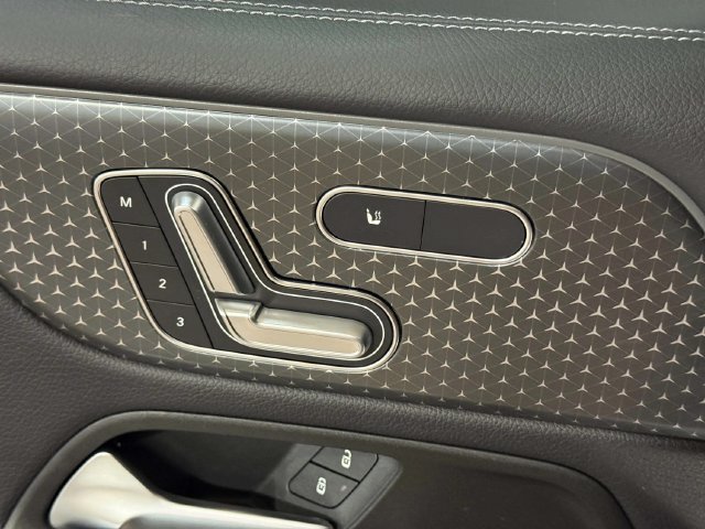 Used 2024 Mercedes-Benz GLB 250 4MATIC image 20