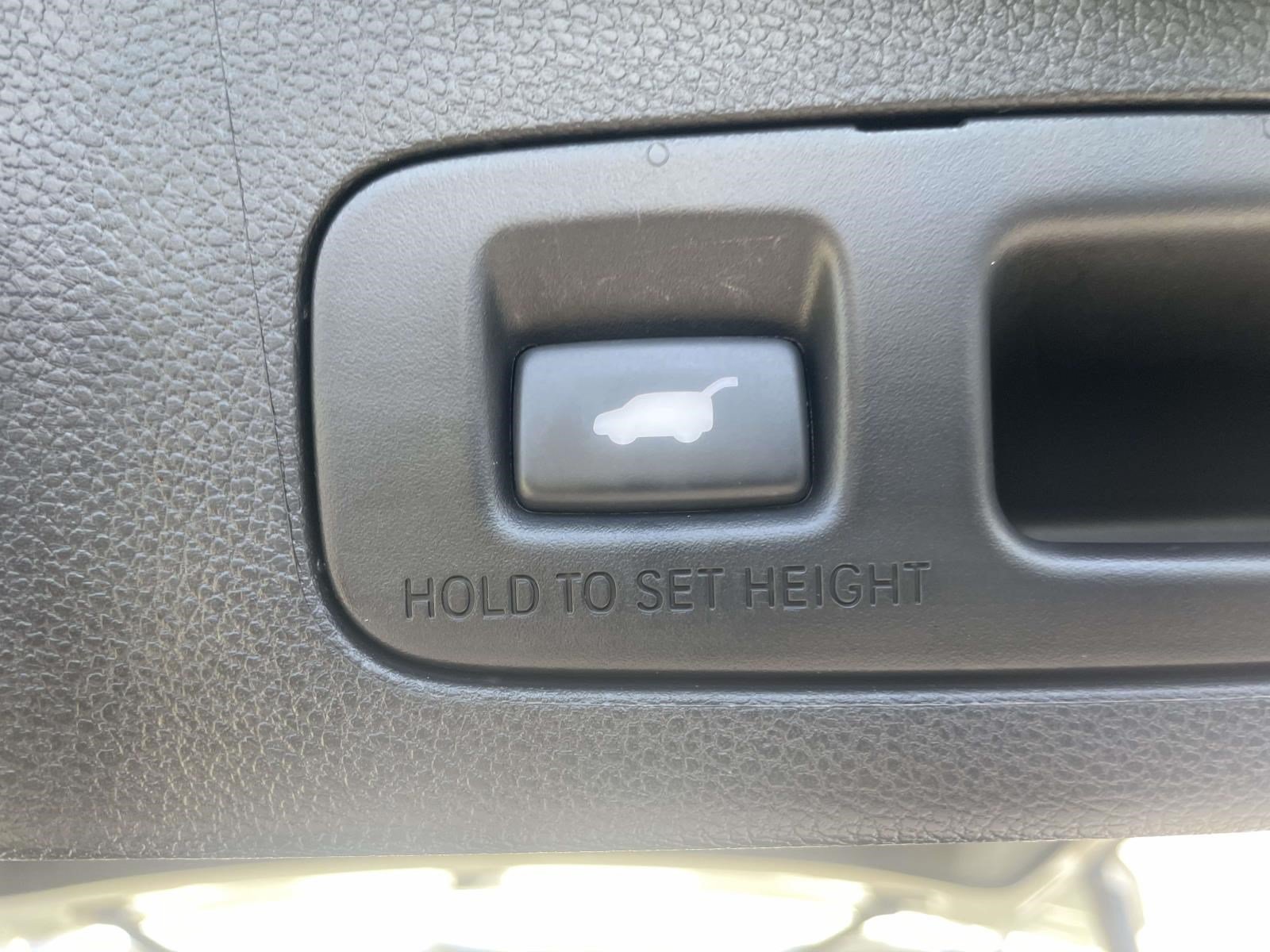 Used 2018 Honda CR-V Touring image 9
