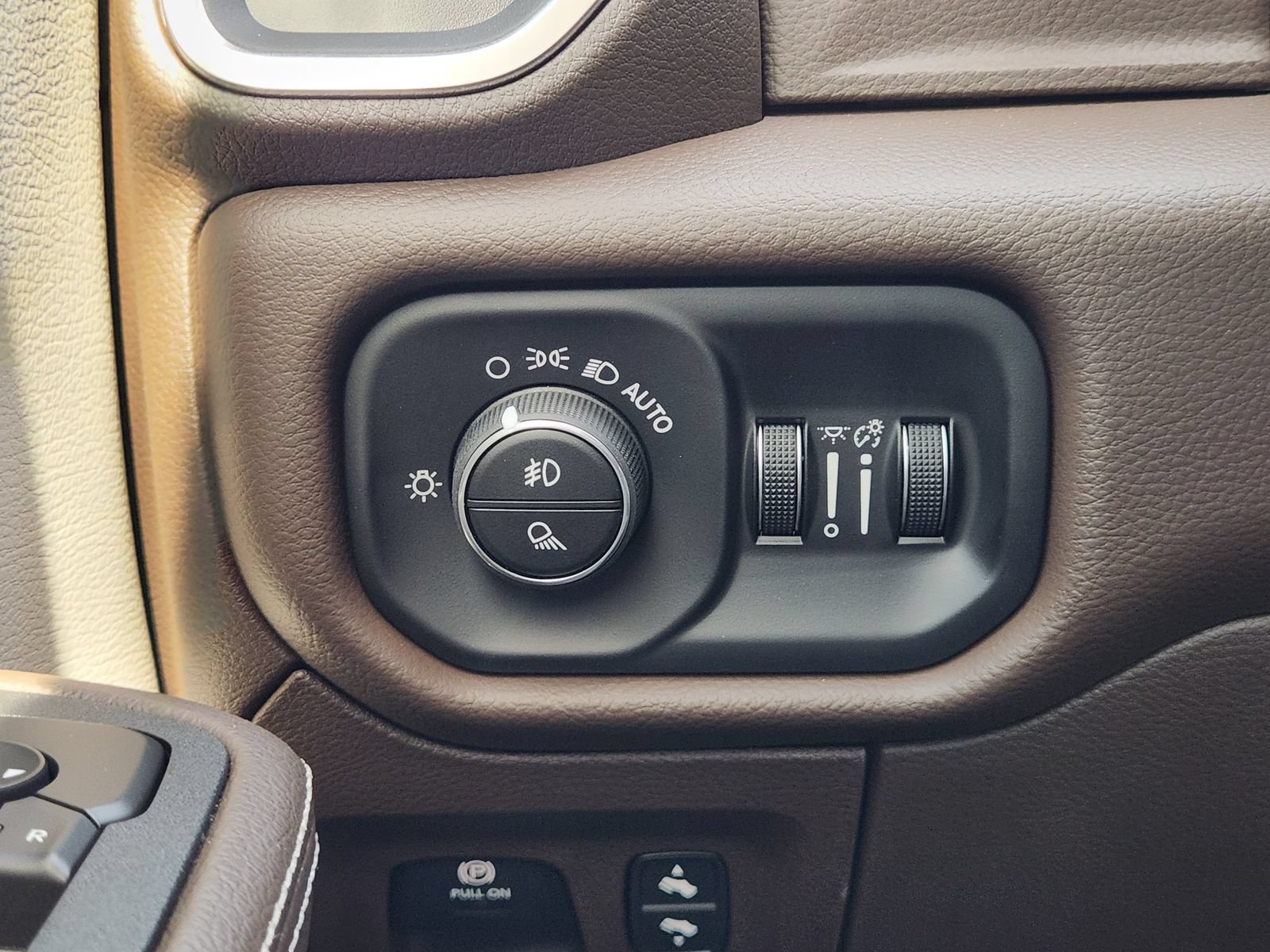 Used 2026 RAM 1500 Laramie w/ Off Road Group AWD/4WD image 22
