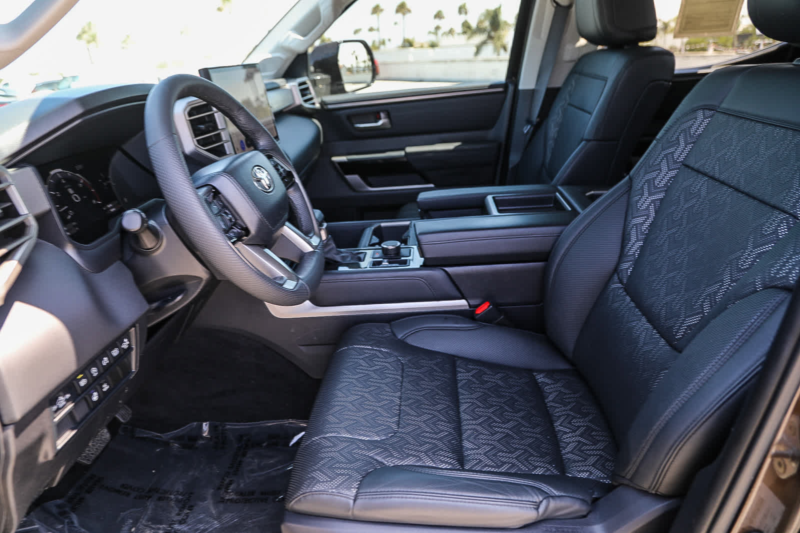 Used 2024 Toyota Tundra Limited AWD/4WD image 17