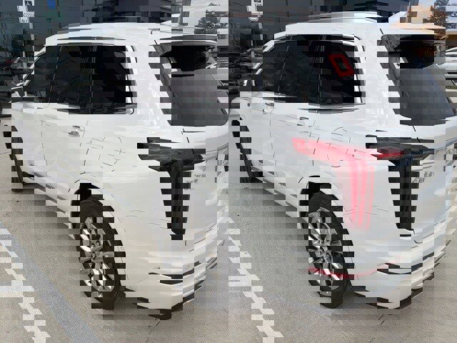 Used 2020 Cadillac XT6 Premium Luxury w/ Platinum Package image 3