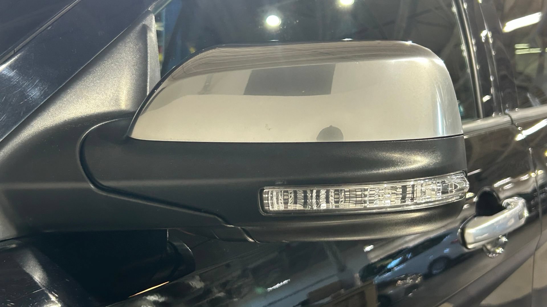 Used 2017 Ford Explorer Platinum AWD/4WD image 18