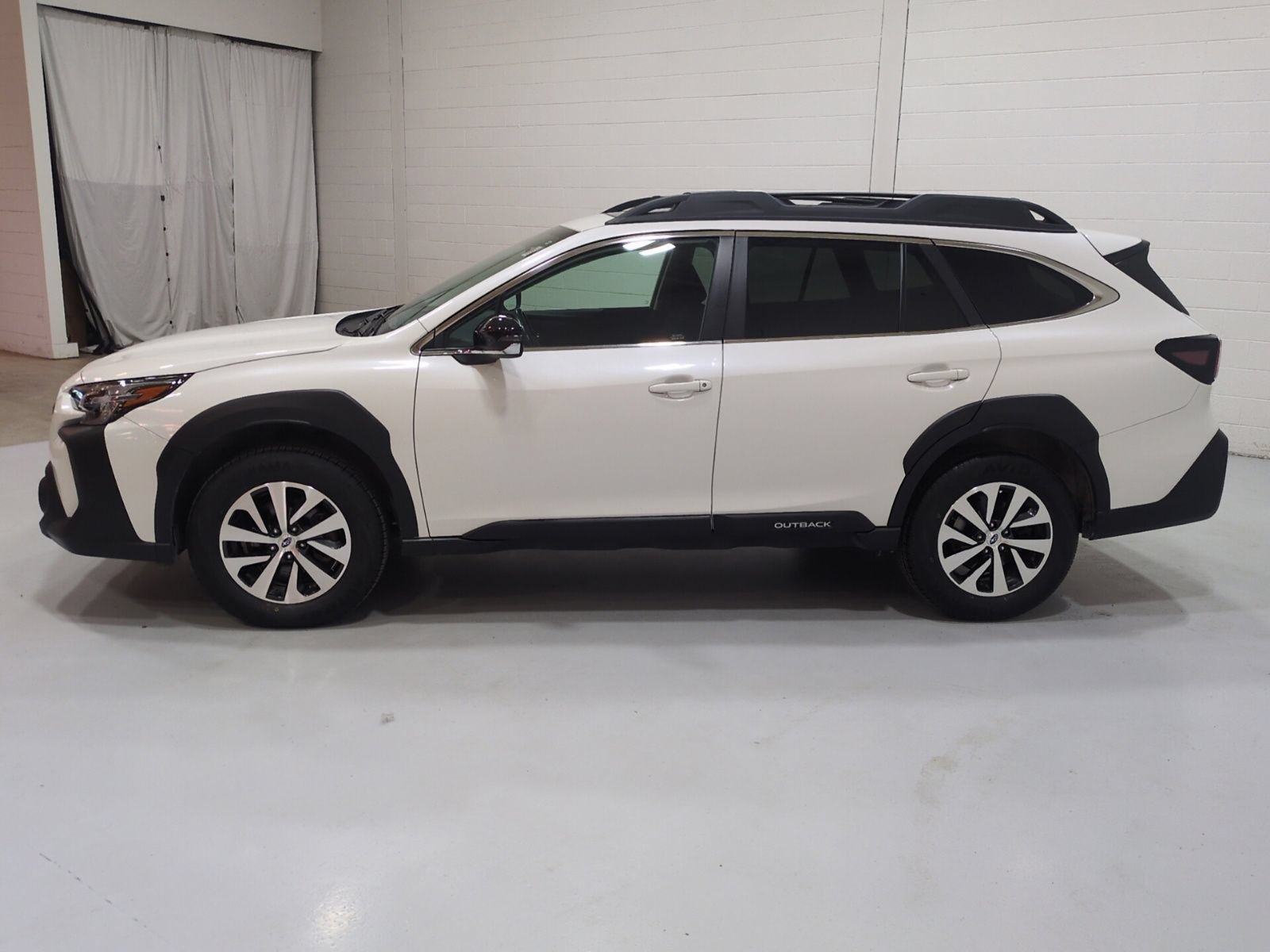 Certified 2024 Subaru Outback Premium AWD/4WD image 6