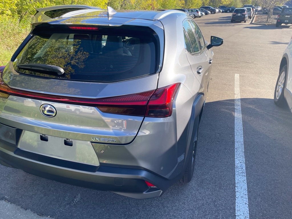 Used 2019 Lexus UX 250h w/ Accessory Package AWD/4WD image 30