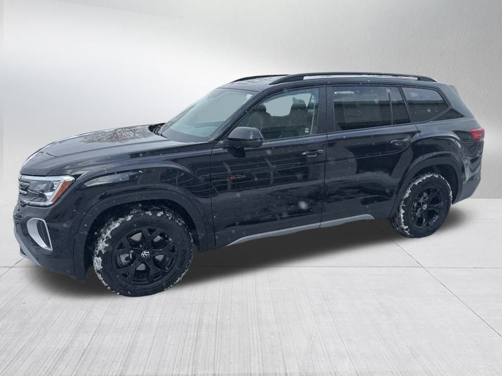 New 2026 Volkswagen Atlas Peak Edition image 2