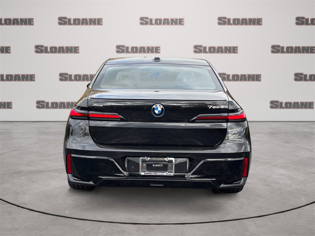 New 2026 BMW 750e xDrive image 4