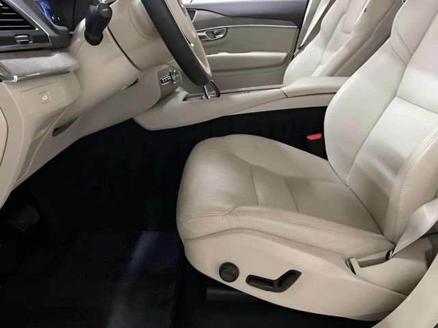 Used 2024 Volvo XC90 B6 Core AWD/4WD image 46