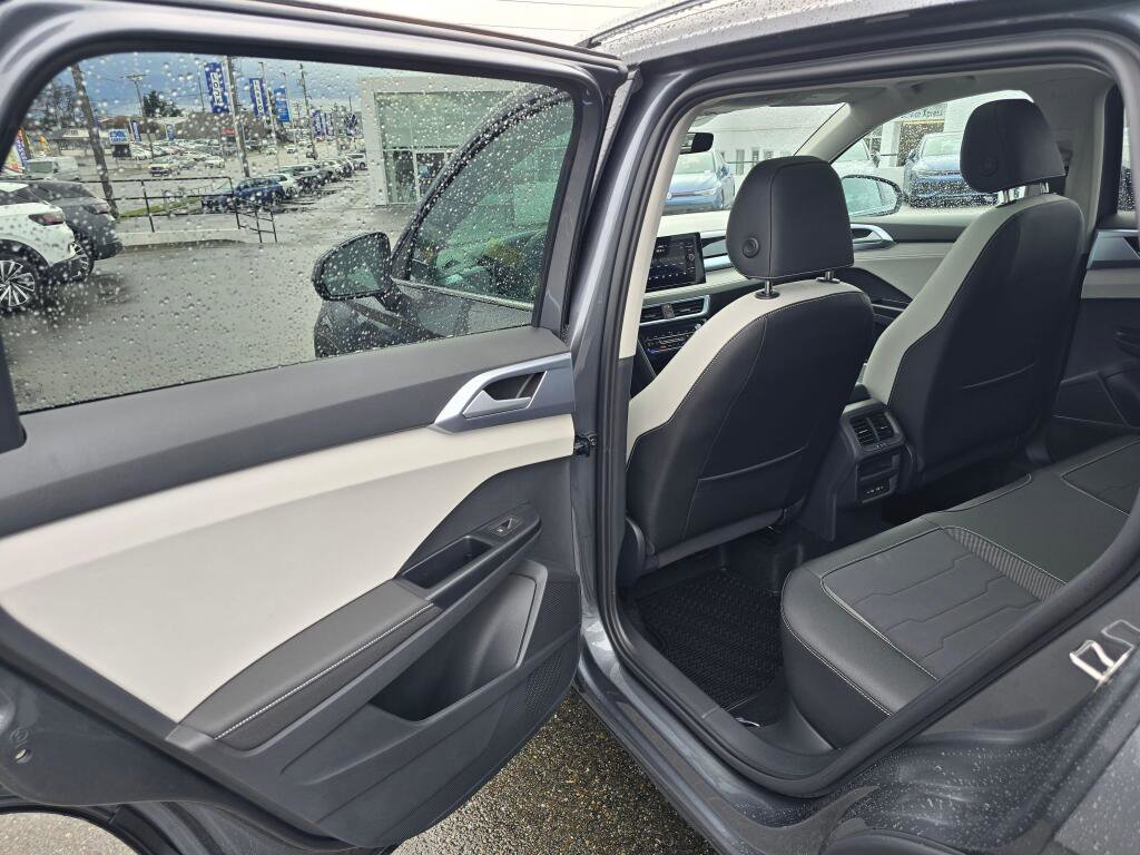 New 2026 Volkswagen Taos SE image 37