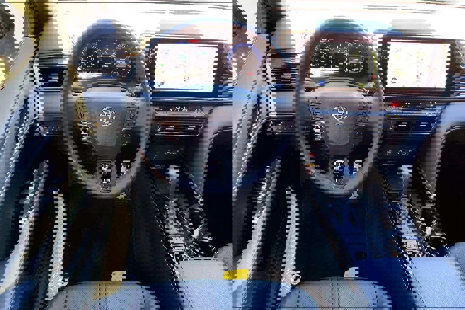 Used 2025 Toyota Camry XSE image 6