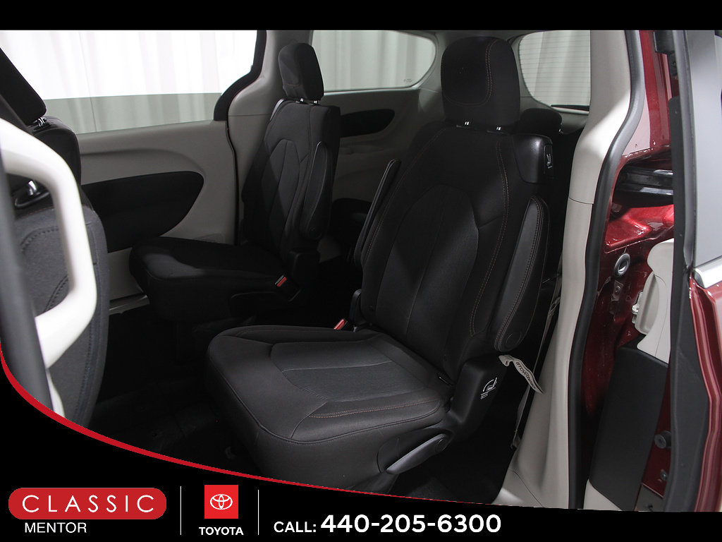 Used 2017 Chrysler Pacifica LX FWD image 20