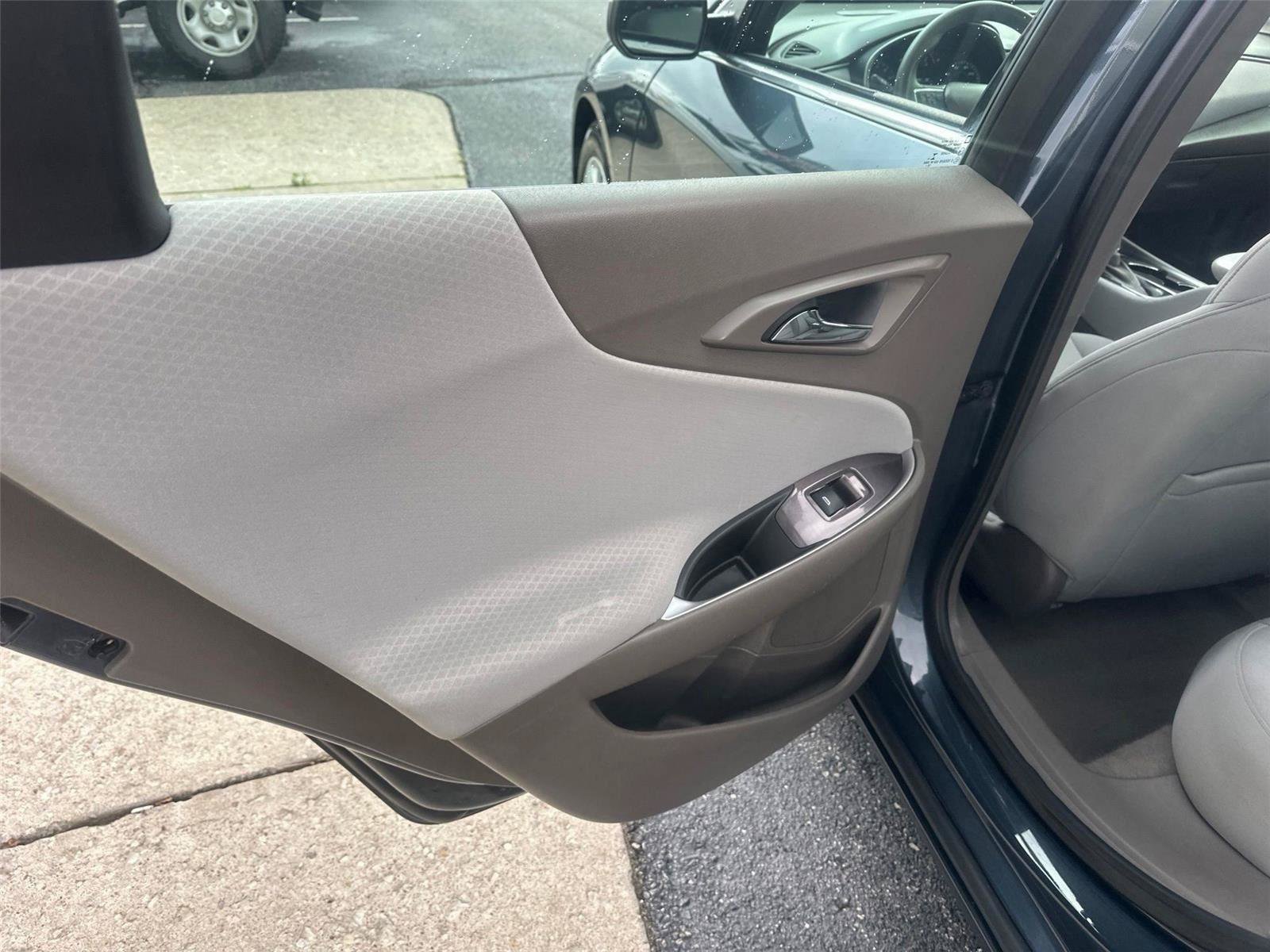 Used 2020 Chevrolet Malibu LS w/ Driver Confidence Package II FWD image 16