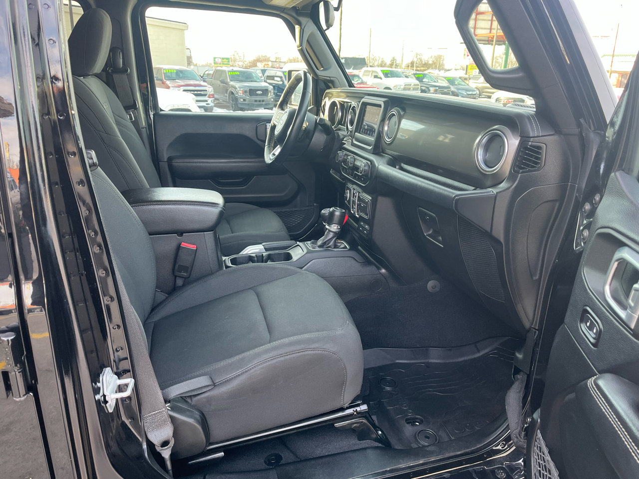 Used 2018 Jeep Wrangler Unlimited Sahara w/ LED Lighting Group image 8