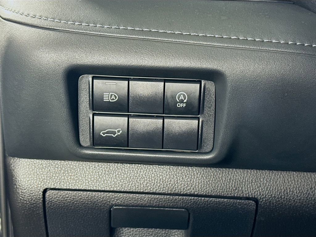 Certified 2025 Toyota Highlander XLE image 12