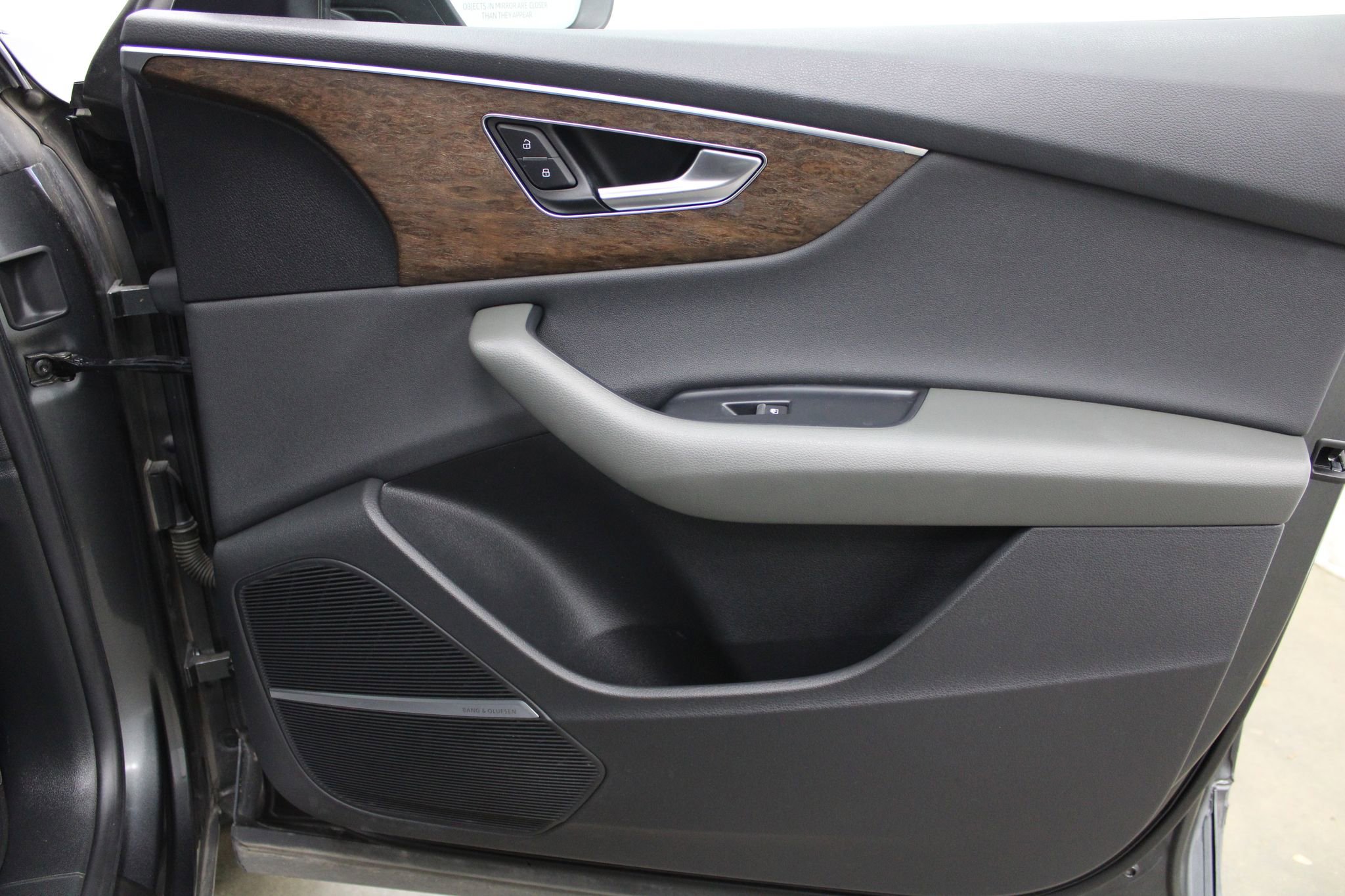 Used 2020 Audi Q8 Premium Plus AWD/4WD image 30