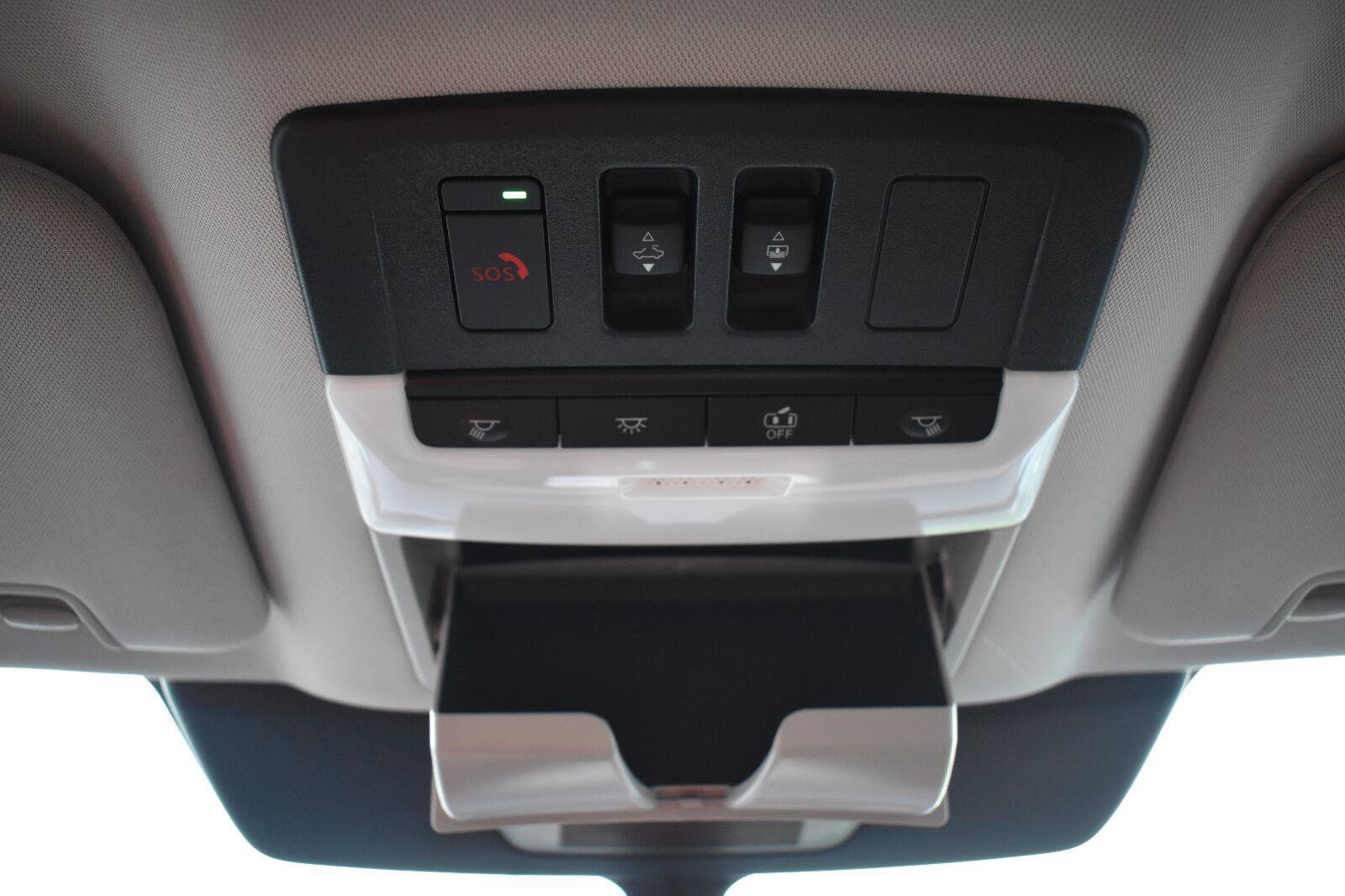 Used 2025 Nissan Pathfinder Platinum w/ Black Appearance Package FWD image 49