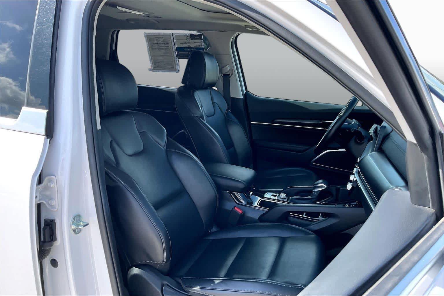 Used 2025 Kia Telluride S FWD image 9