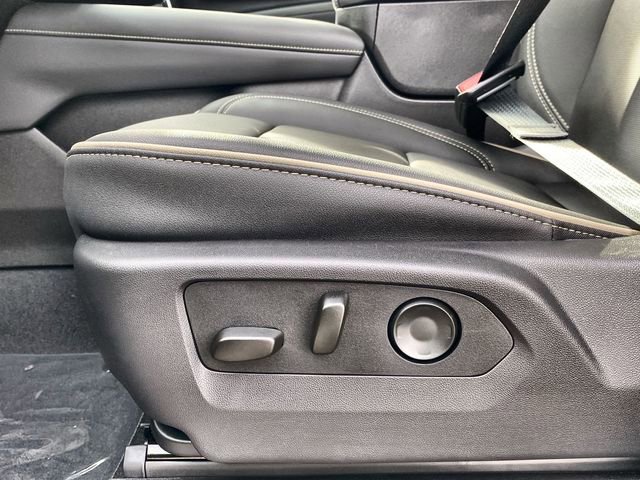 New 2026 Chevrolet Suburban Premier image 32