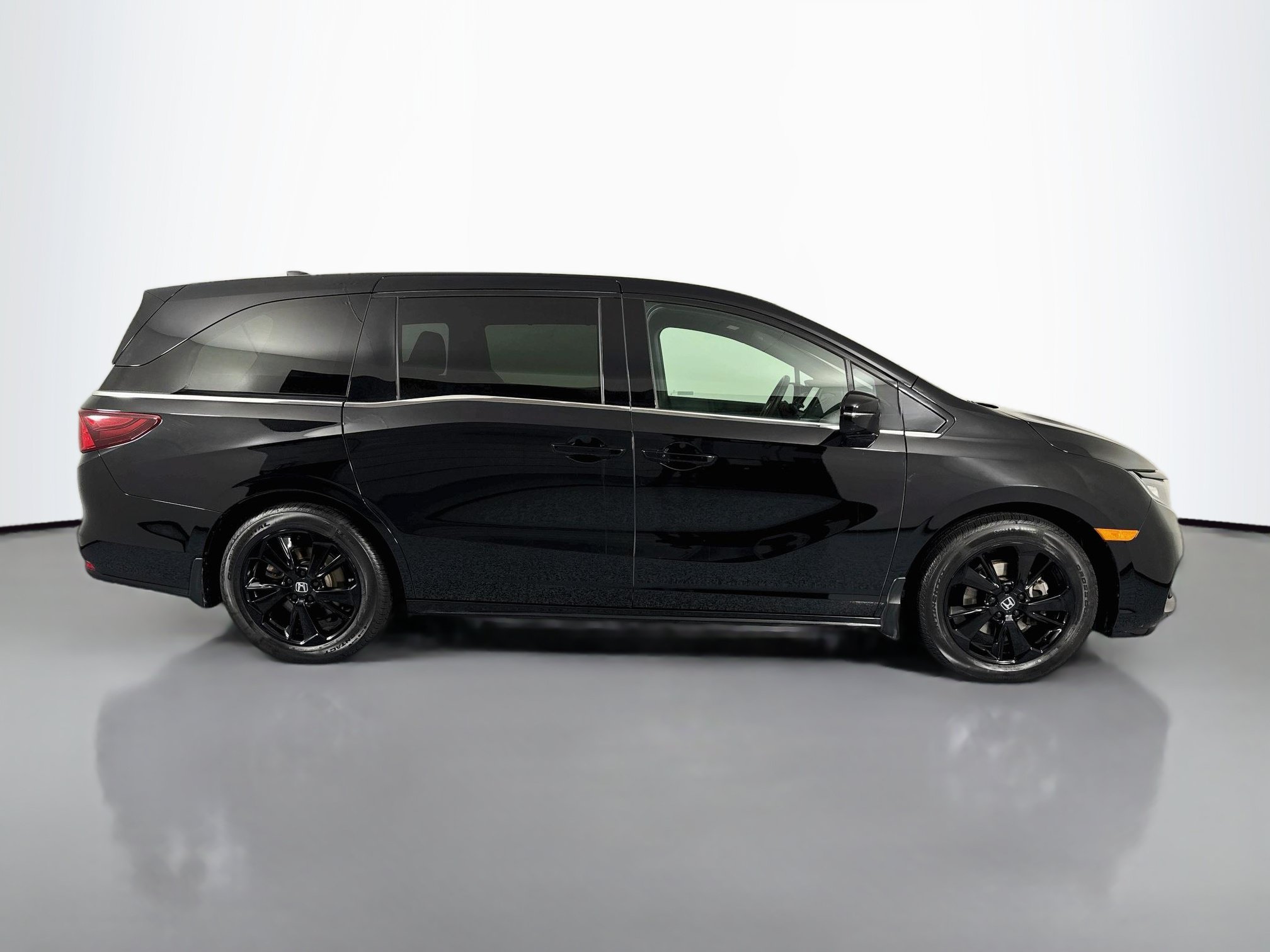 Certified 2024 Honda Odyssey Sport image 4