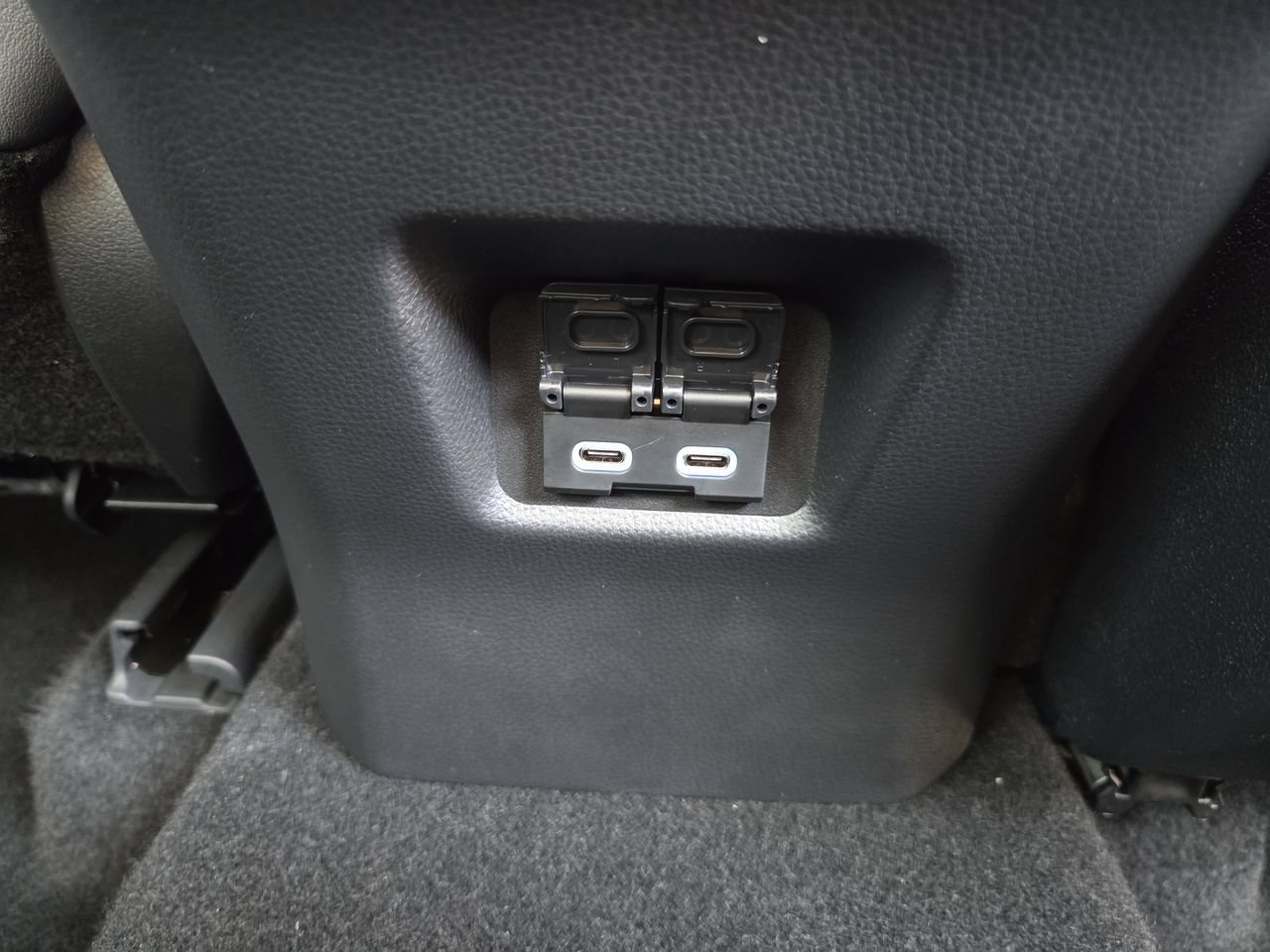 Used 2022 Toyota RAV4 XLE Premium FWD image 21