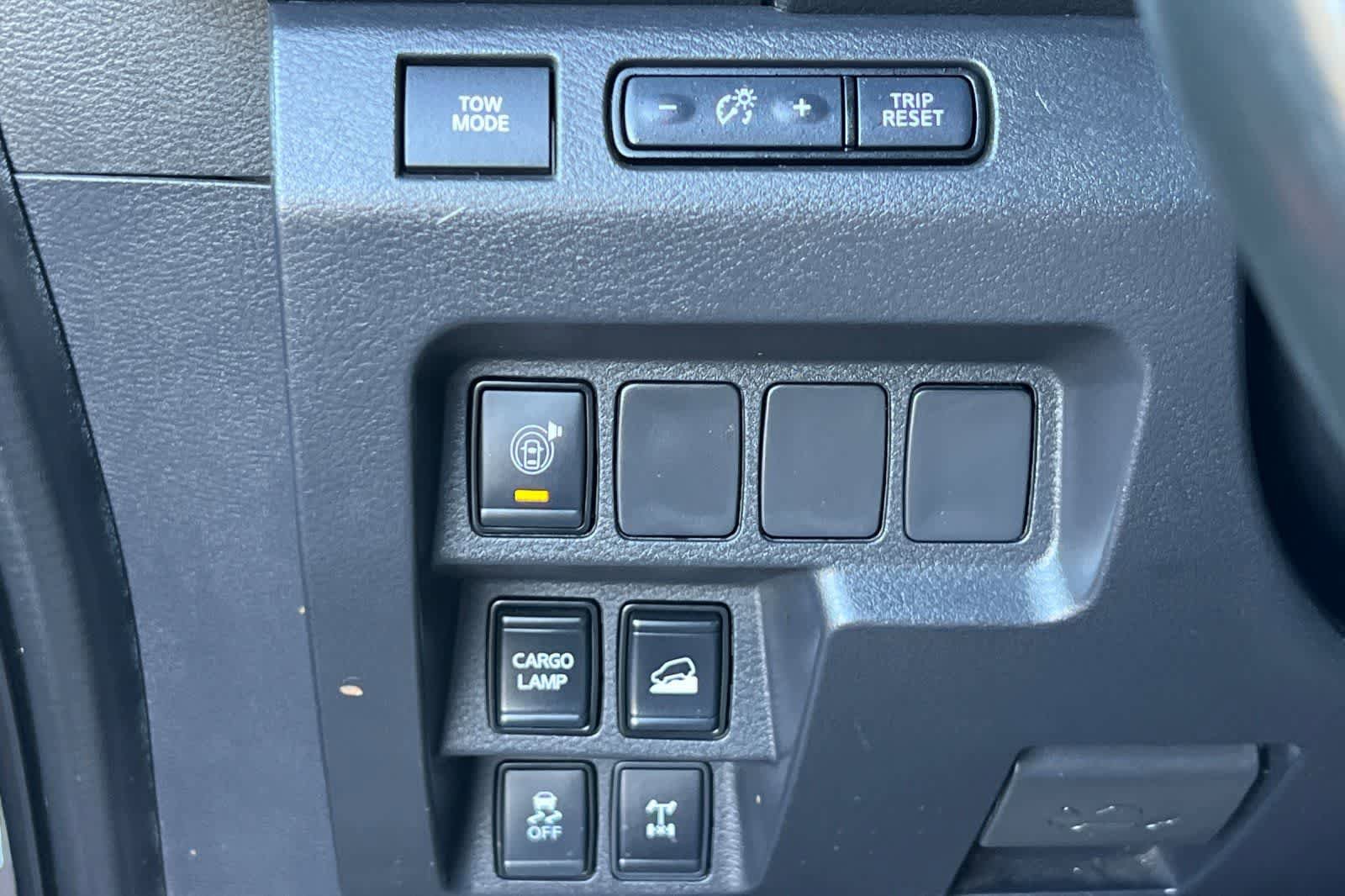 Used 2023 Nissan Frontier PRO-4X w/ Technology Package AWD/4WD image 31