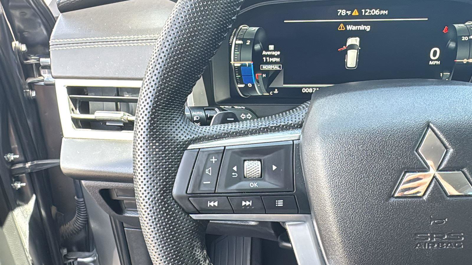 Used 2023 Mitsubishi Outlander SEL image 16