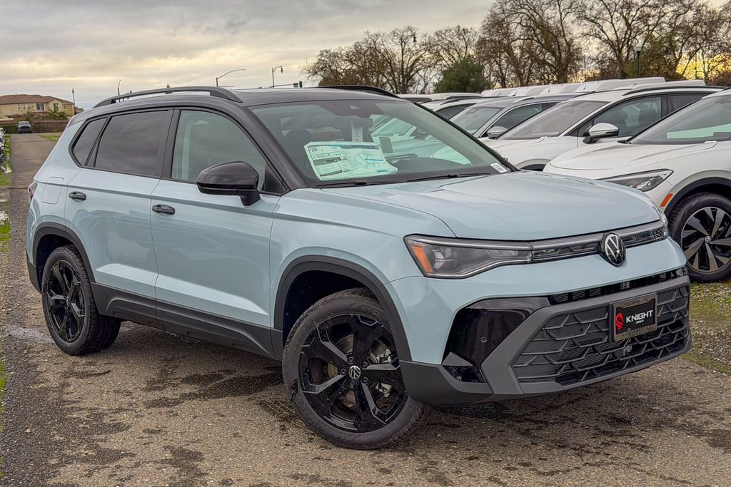 New 2026 Volkswagen Taos SE AWD/4WD image 3